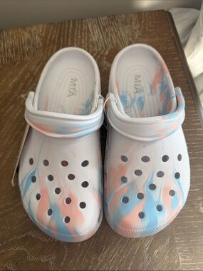Mia Shoes White Kids Water Clogs with Blue & Pink Marble Swirls